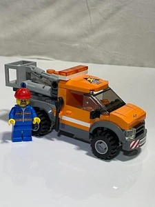 Lego City Light Repair Truck 60054 Complete truck no Light, book or box B66 - Picture 1 of 3