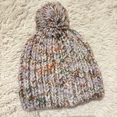 Gorro de pompón grueso Madewell en mezcla de lana de orquídea jaspeada invierno tejido sombrero lila Foto 1 de 4