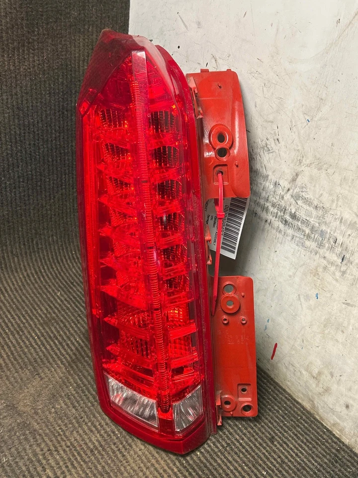 Fits 2010-2016 Cadillac SRX Left Tail Light OEM:22774014 Foto 1 de 4