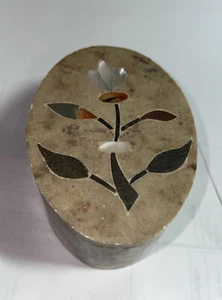 Vintage Hand Made In India Soapstone Trinket Box Mother of Pearl Flower - Picture 1 of 5