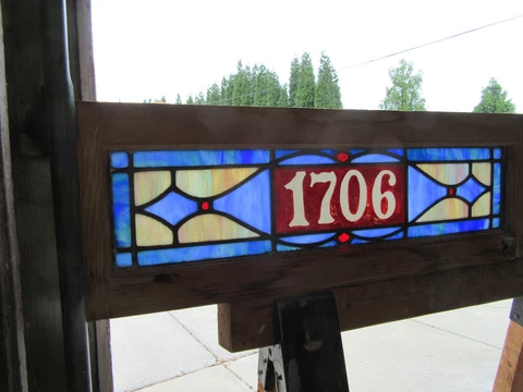 ~ ANTIQUE STAINED GLASS TRANSOM WINDOW ADDRESS 1706 ~ 30 x 10 ~ SALVAGE Cover