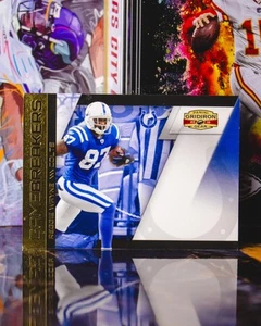 2010 Panini Gridiron Gear #7 Reggie Wayne Gold /100 - Bild 1 von 2