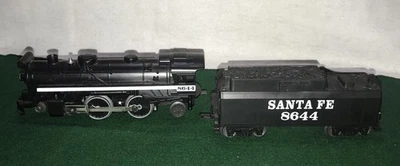 LIONEL O 4-4-2 DIECAST SANTA FE STEAM LOCOMOTIVE #8644 + WHISTLE TENDER - TESTED - Image 1 of 4