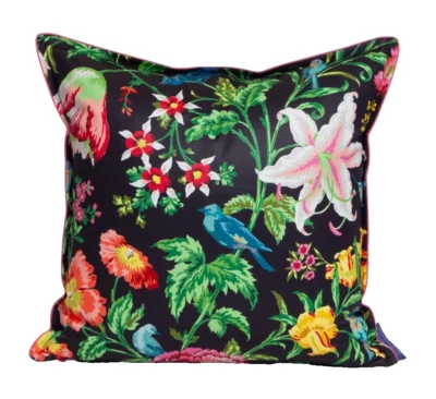 Funda de almohada cuadrada de lujo de 22" de diseño Schumacher Avondale floral Foto 1 de 4