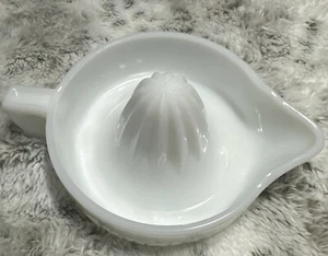 Vintage Milk Glass Juicer Sunkist White Orange Lemon Citrus Reamer Made USA Hand - Picture 1 of 9