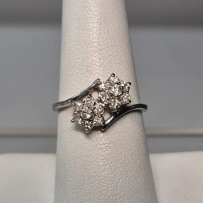 Anillo De Colección Oro Blanco 14K Flor Toi Et Moi .48ctw Diamante Natural Racimo Talla 7.5 Foto 1 de 4