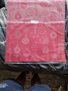 12 X Christmas Place Mats Reversible Wipe Clean UK Stock Free P&P - Picture 1 of 4