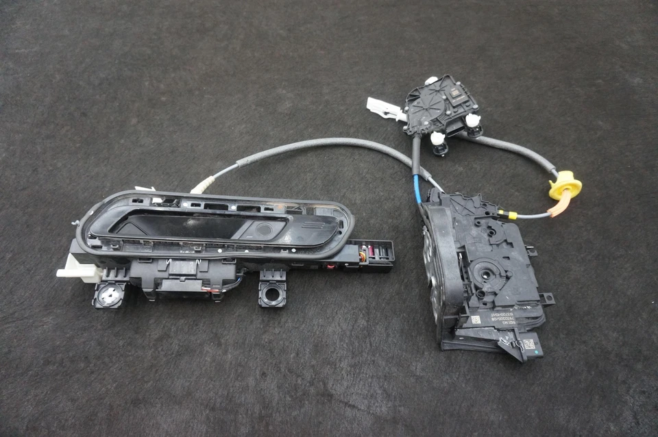 Manija de pestillo de puerta delantera izquierda cierre suave 51215A67B37 BMW 760I xDrive 23-24 *Nota Foto 1 de 4