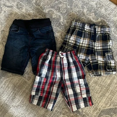 Pantalones cortos surtidos para niños talla 5 Foto 1 de 4