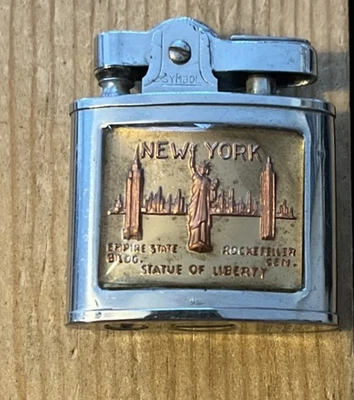 Vintage Supreme Lighter NYC NEW YORK STATUE OF LIBERTY EMPIRE State - Image 1 of 4