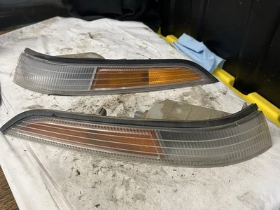 1990-1993 Eagle Talon front outer light for parts clips pair LH RH U4 - Image 1 of 4