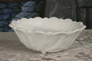 Indiana Glass Milk White Floral Serving bowl Wild Rose GrannyCore Cottage Chic - Bild 1 von 5