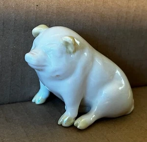Vintage Pig Figurine BELLEEK. Ireland. 1940’s-50’s. 3” Size. NICE Original !! - Picture 1 of 10