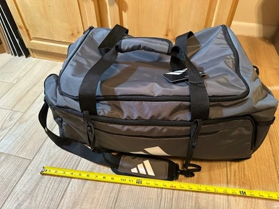 Bolso de Lona Adidas Defender 5 Grande Gris Oscuro 28.5" x 15" x 194” Nuevo con Etiquetas Foto 1 de 4