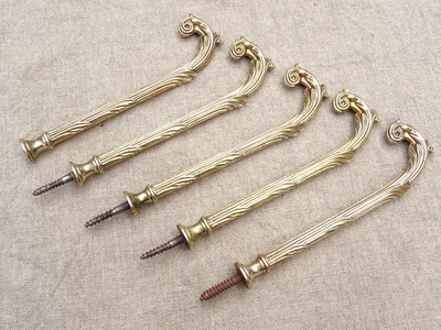 5 anciennes grandes embrasses crochets en laiton pour rideaux lg 15,4 cm - Photo 1/4