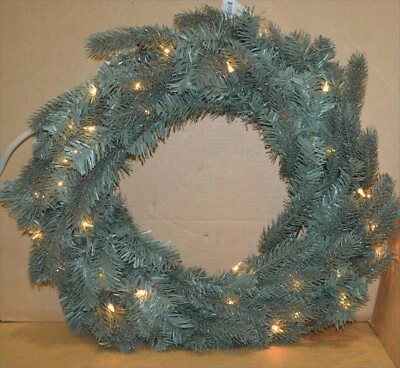 Венок из ели с искусственной подсветкой Vickerman Dura-Lit 30 дюймов - Изображение 1 из 3