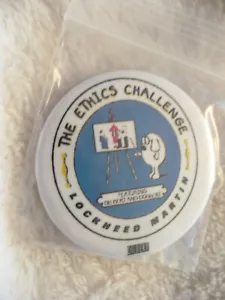 TU-DILBERT THE ETHICS CHALLENGE LOCKHEED MARTIN PIN BADGE #42458 (NEUWERTIG!!!!!! - Bild 1 von 8