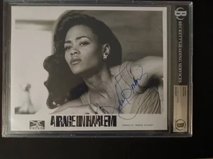 RAR! Robin Givens signiert 10x8 Zoll A Rage in Harlem schwarzweiß Film Standbild BAS - Bild 1 von 3