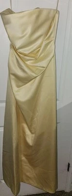 Impression Strapless Bridesmaid Dress Size 8 Foto 1 de 4