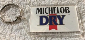 Michelob Dry Beer 2" x 1.5" KEY RING KEYCHAIN - Imagen 1 de 2