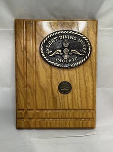 Vtg Canadian Navy Fleet Diving Unit Pacific Wooden Brass Metal Wall Plaque - Bild 1 von 9