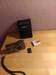 Sony Cyber-shot DSC-W300 13.6MP Digital Camera W/ Case Battery SD Card Tested - Picture 1 of 15