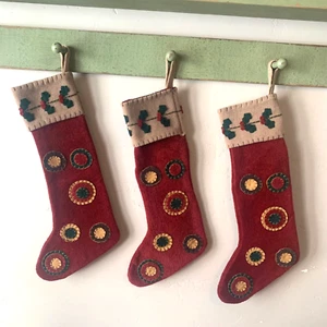 Unbranded Felt Holiday Christmas Stockings Holly Berries Primitive Red Set of 3 - Picture 1 of 2