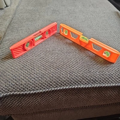 JOHNSON LEVEL & TOOL 1402-0900 9-InchLevel& 8" Stanley Level. - Image 1 of 4