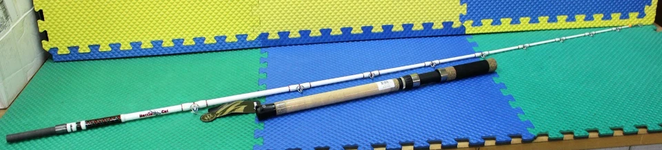 Okuma Battle Cat Cat Fish Casting Rod 7' 6" 2 piezas pesado BC-C-762H Foto 1 de 4