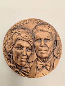 Medalic art co. Danbury Ct. Vintage Bronze Plaque Ronald & Nancy Reagan - Picture 1 of 9