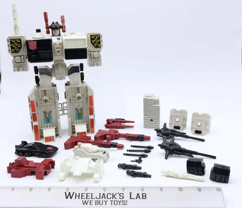 Metroplex 100% Complete Vintage 1985 G1 Transformers Hasbro Action Figure Cover