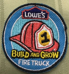 Parche Lowe's Build And Grow "Fire Truck" solo bombero EMS bombero usado en excelente estado - Imagen 1 de 2