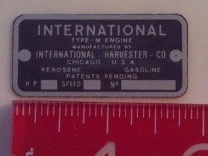 Maßstab 1/2 International Typ M Benzin Petroleum Motor Namensschild Typenschild - Bild 1 von 1