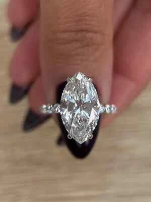 Anillo de compromiso de diamantes cultivados en laboratorio de 6,09 quilates con forma de marquesa F/VS1 de oro blanco de 18 k Foto 1 de 4