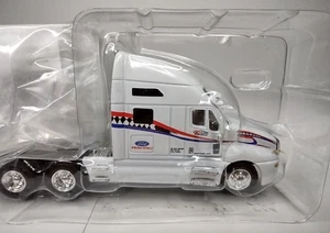 SpecCast 1:64 Kenworth T2000 Semi w/ Featherlite Trailer - HS Die + Ford Racing - Picture 1 of 11