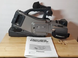 Panasonic AG-DVC7 Video Camera MiniDV NTSC Camcorder AG-DVC7P NO BATTERY PACK - Picture 1 of 15