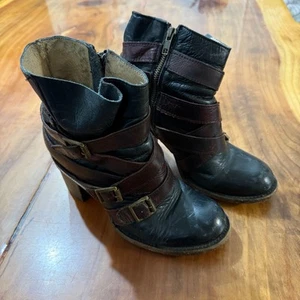 Botines de cuero Freebird by Steven para mujer con hebilla de tacón apilada en bloque de 9 ajetreo - Imagen 1 de 11