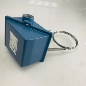 UNITED ELECTRIC F402-8BS Temperature Switch 50-650F/10-343.3C 2 SPDT 6Ft capilli - Bild 1 von 3
