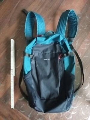 Quechua Rucksack Petro 40 cm  Neuwertig  - Bild 1 von 3