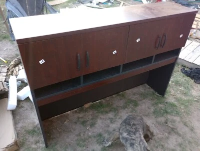 Sauder Cherry Finish Hutch Foto 1 de 4