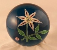 Figurine Paperweight Signed Baccarat France Crystal 1971 flower floral turq 3.25