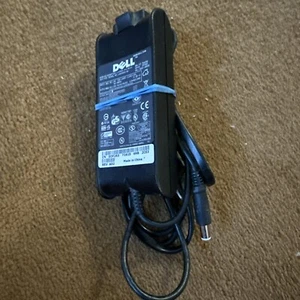 Dell Genuine Original 65W 19.5V AC Adapter Charger Power Supply LA65NS0-00 - Picture 1 of 3