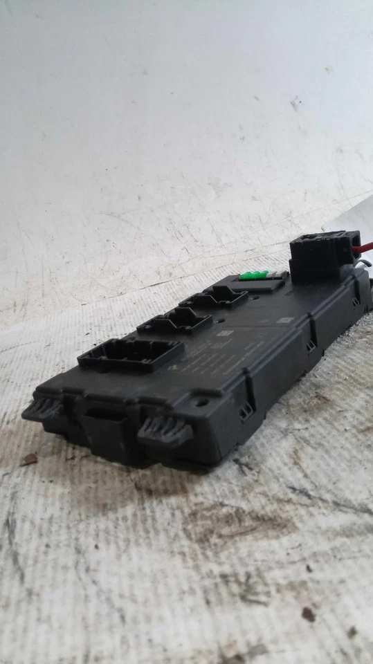 Módulo de control de carrocería trasera usado se adapta a: BMW 320I 2016 control de carrocería BCM electrón trasero Foto 1 de 4