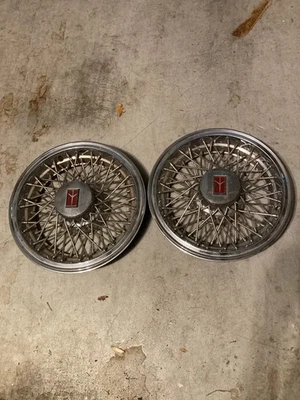ONE Oldsmobile 1980-84 88 98 Custom Cruiser 15" Wire Hubcap Wheel Cover  SEE PIX - Image 1 of 4