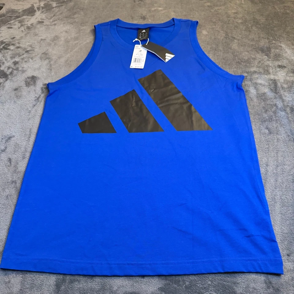 Regata Adidas azul gráfica multiesportivo treinamento JW3486 masculina média nova com etiquetas - Imagem 1 de 4