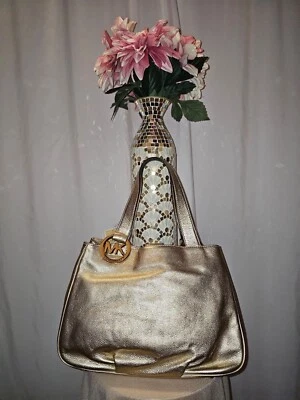 迈克高仕全新富尔顿皮革LG EW手提包(100%正品)淡金色348美元 — 第 1/4 张图片