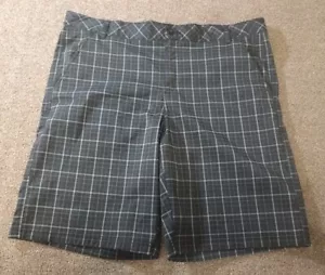 Fila Sport Golf Shorts Mens Size 40 Blue Plaid. - Picture 1 of 5