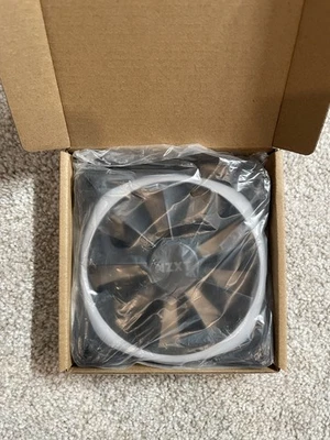 NZXT AER RGB 2 120mm RGB Fluid Dynamic Bearing PWM Fan Black - Image 1 of 3