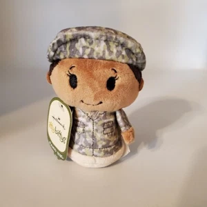 Hallmark Itty Bittys tarnfarbenes Mädchen Mini 5 Zoll Plüschpuppe Kuscheltier - Bild 1 von 3