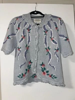 Cárdigan de Colección Susan Bristol Cottagecore Floral Crochet Tejido Manga Corta Mediano Foto 1 de 4